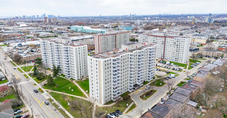 1208-200 Lotherton Pathway, Toronto, ON, M6B 2G9 - 37