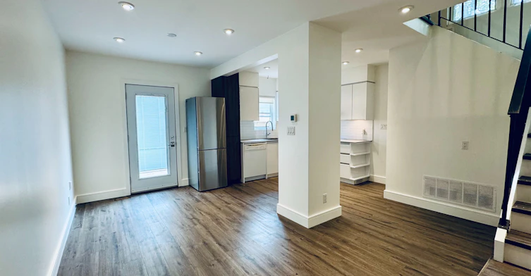 37 White Avenue, Toronto, ON, M6N 1S7 - 5