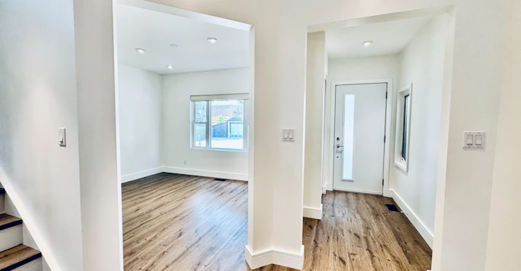 37 White Avenue, Toronto, ON, M6N 1S7 - 3