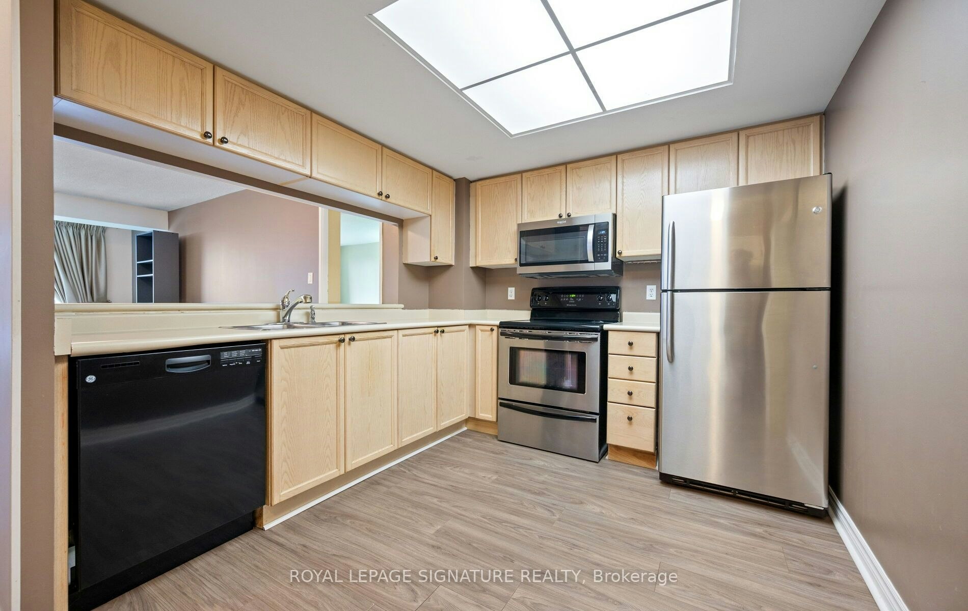 102-101 Subway Crescent, Toronto, ON, M9B 6K4 - 10