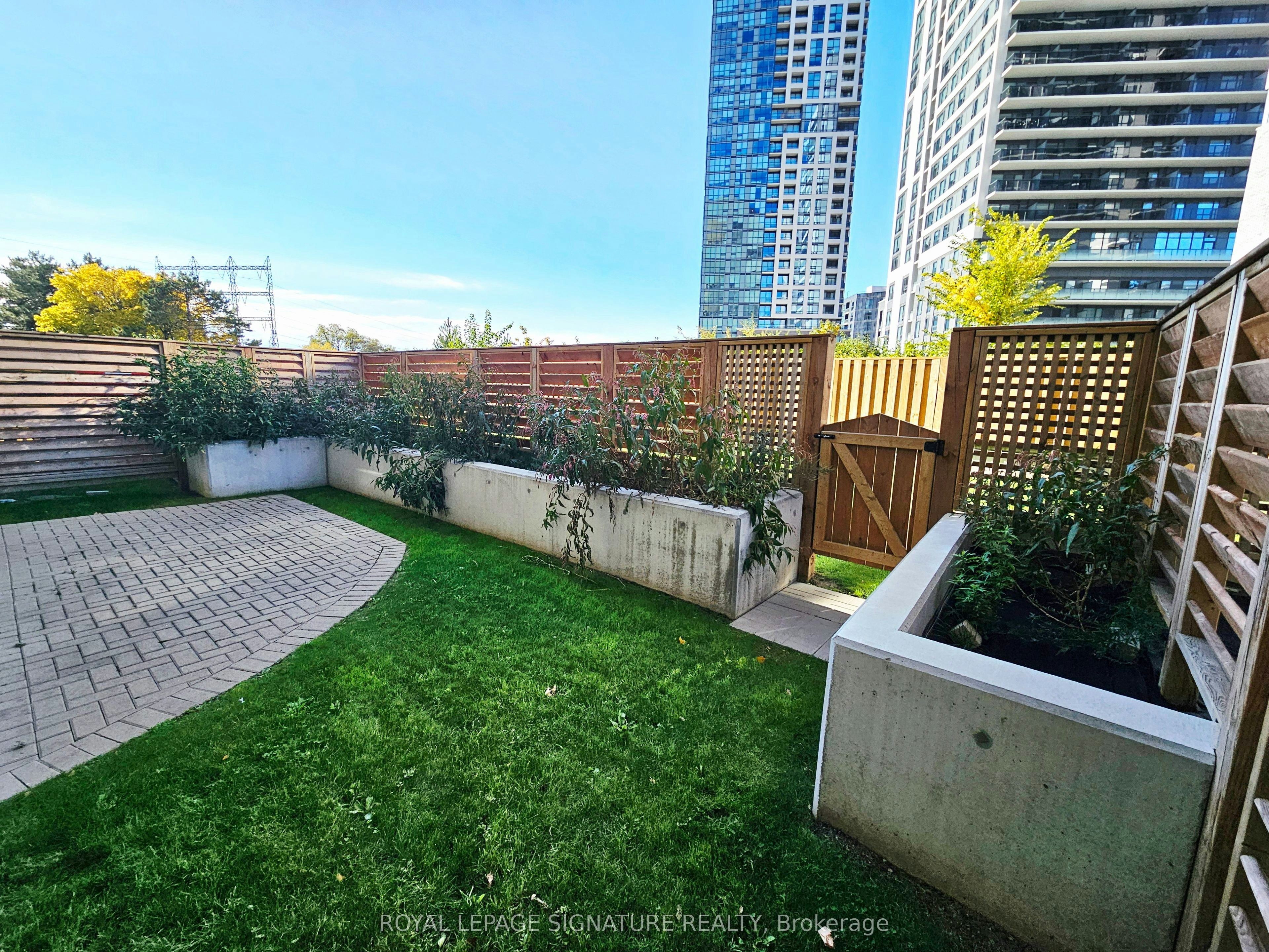 102-101 Subway Crescent, Toronto, ON, M9B 6K4 - 17
