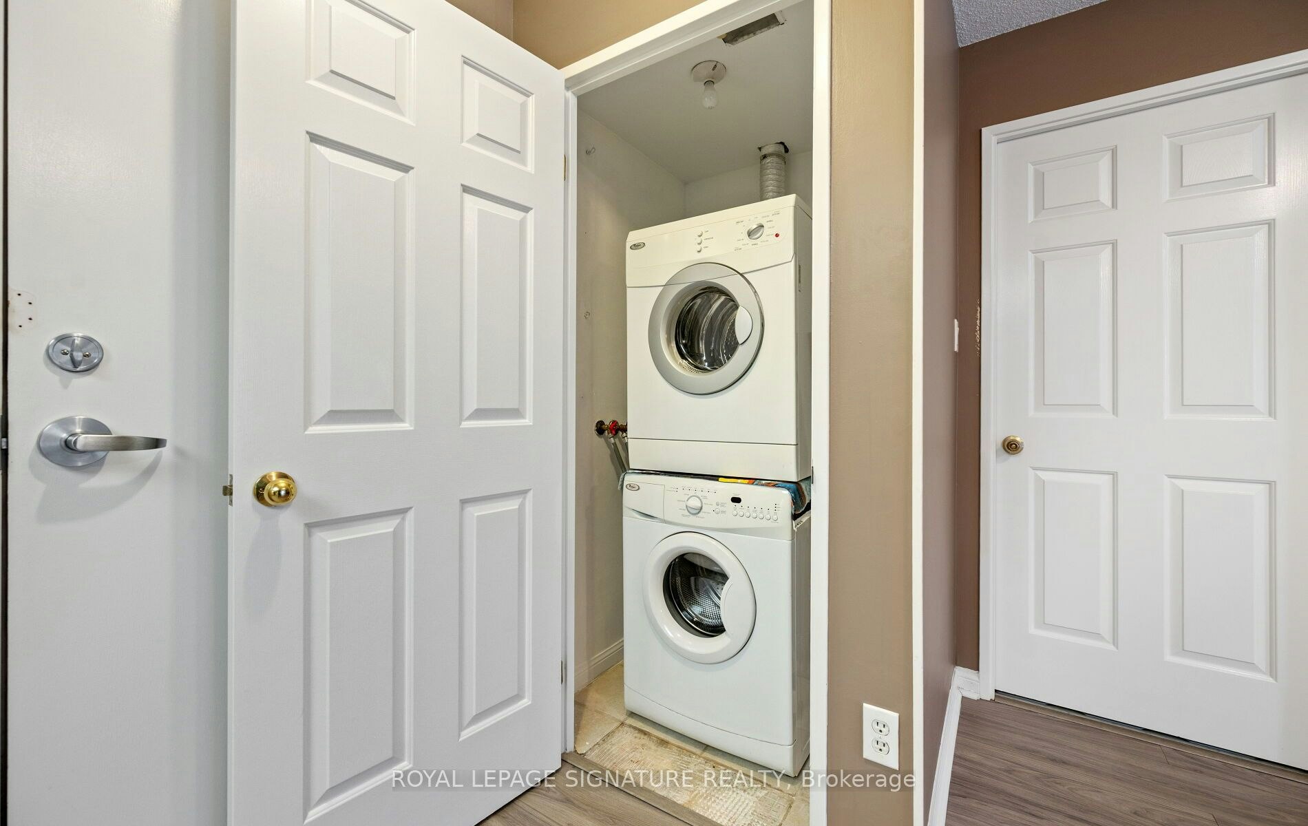 102-101 Subway Crescent, Toronto, ON, M9B 6K4 - 16