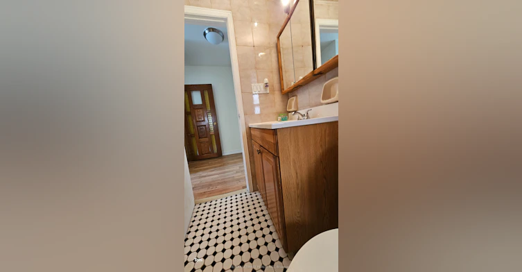 2nd floor-568 Rogers Avenue, Toronto, ON, M6M 1B6 - 18