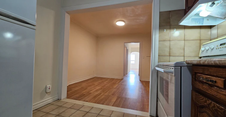 2nd floor-568 Rogers Avenue, Toronto, ON, M6M 1B6 - 7