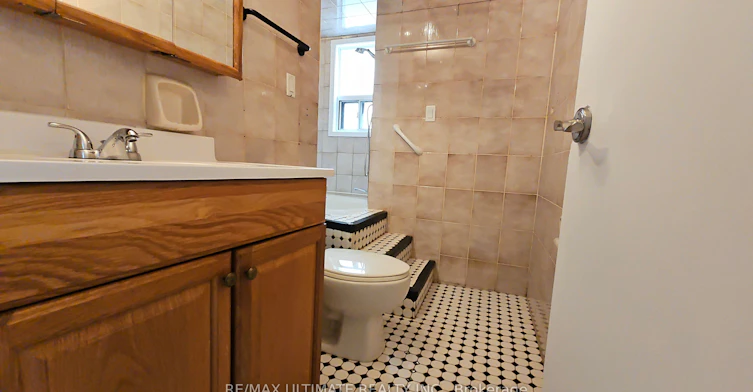 2nd floor-568 Rogers Avenue, Toronto, ON, M6M 1B6 - 14