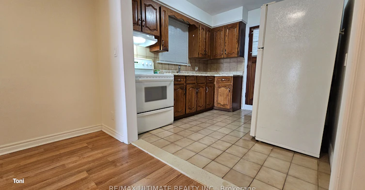 2nd floor-568 Rogers Avenue, Toronto, ON, M6M 1B6 - 11
