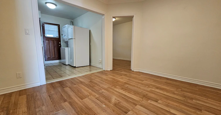 2nd floor-568 Rogers Avenue, Toronto, ON, M6M 1B6 - 3