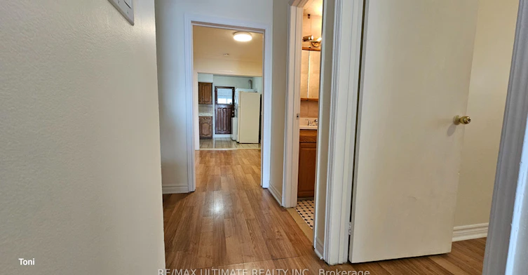 2nd floor-568 Rogers Avenue, Toronto, ON, M6M 1B6 - 20