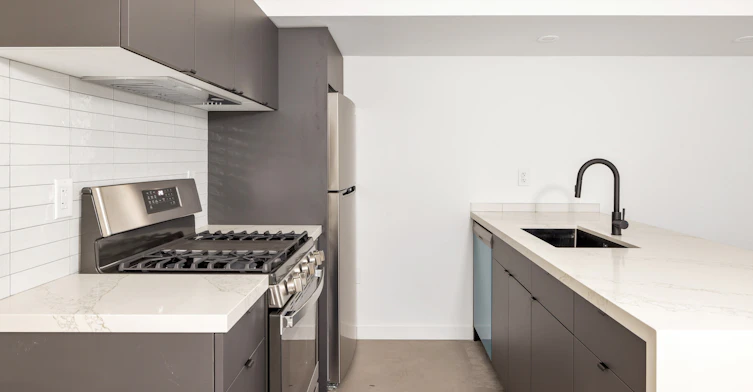 Unit #4-86 Lansdowne Avenue, Toronto, ON, M6K 2V9 - 8