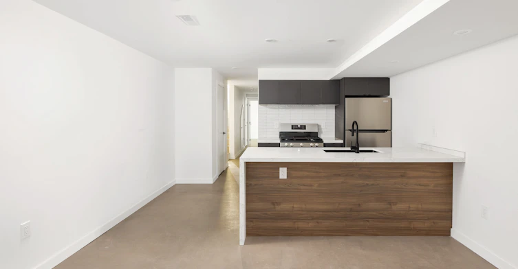 Unit #4-86 Lansdowne Avenue, Toronto, ON, M6K 2V9 - 7