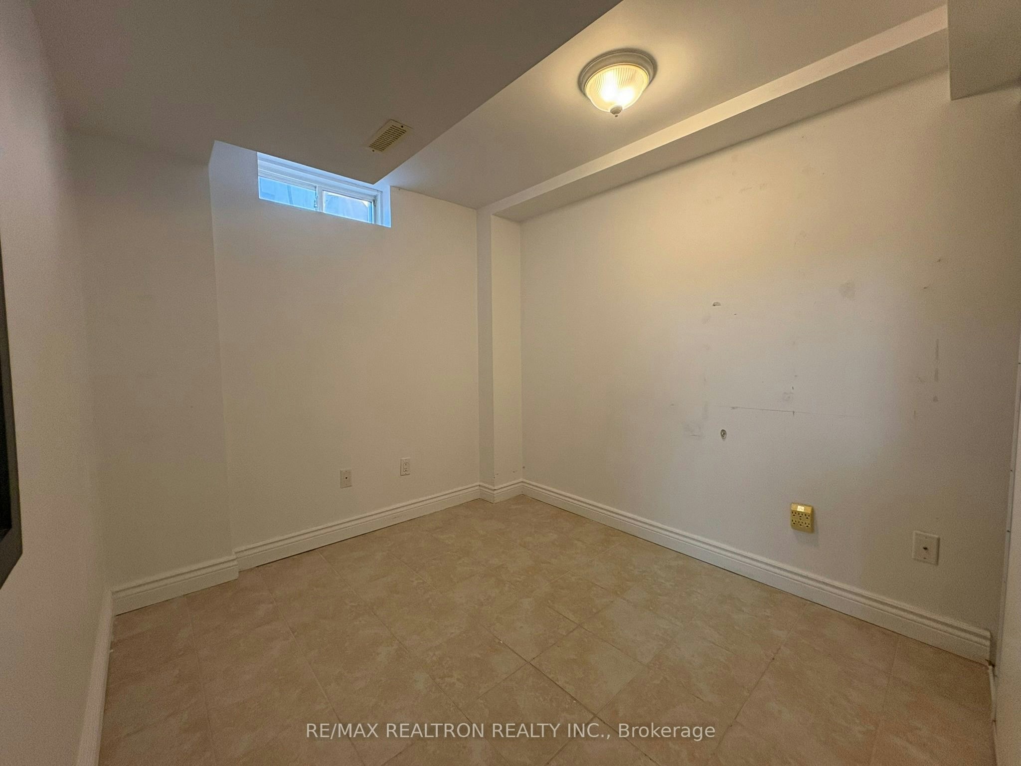 BSMT-11 Norman Wesley Way, Toronto, ON, M3M 3H3 - 6