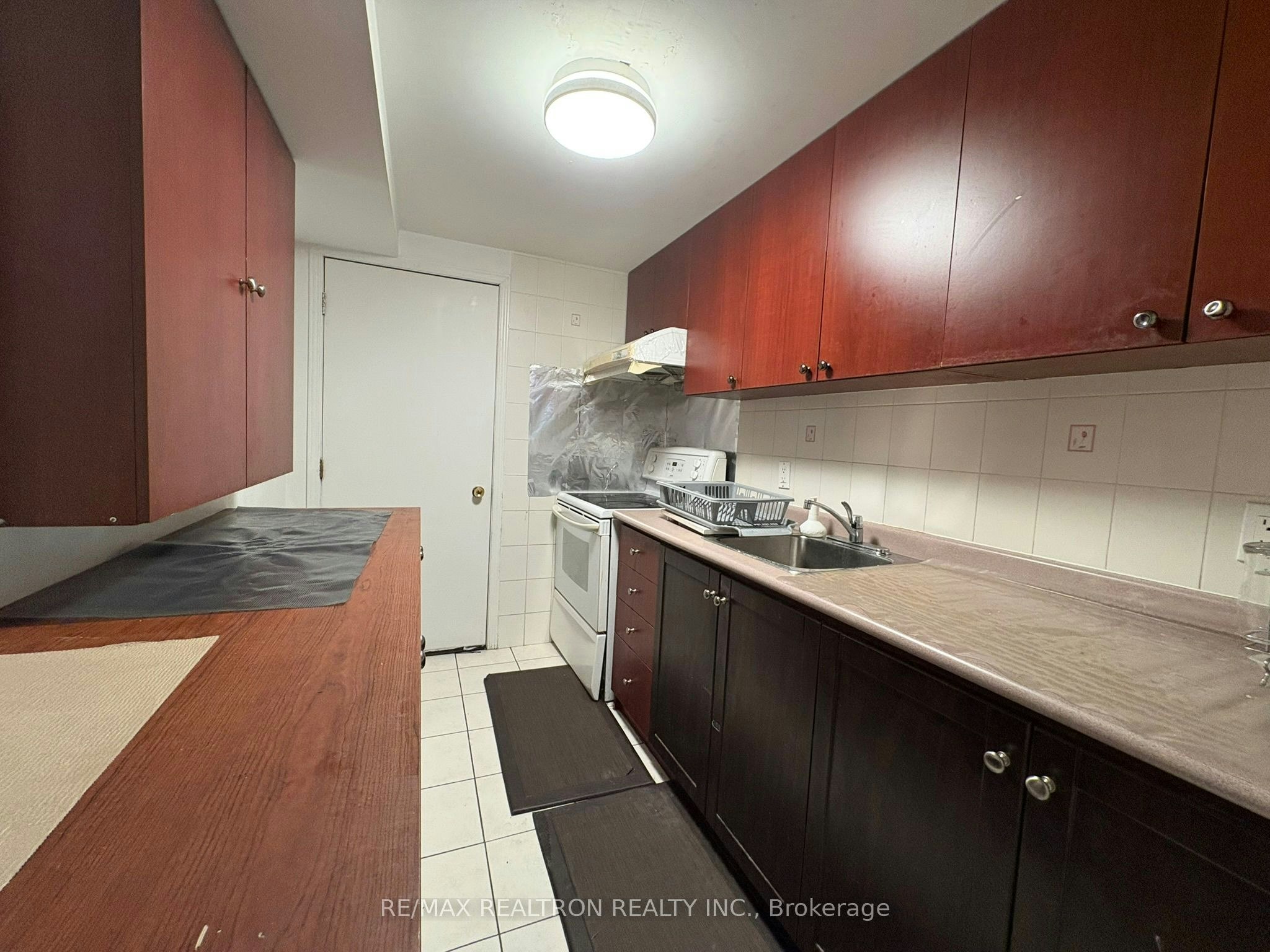 BSMT-11 Norman Wesley Way, Toronto, ON, M3M 3H3 - 7