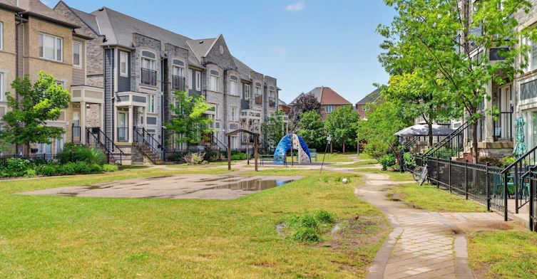 213-3075 Thomas Street, Mississauga, ON, L5M 0L8 - 21