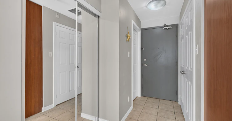 213-3075 Thomas Street, Mississauga, ON, L5M 0L8 - 3