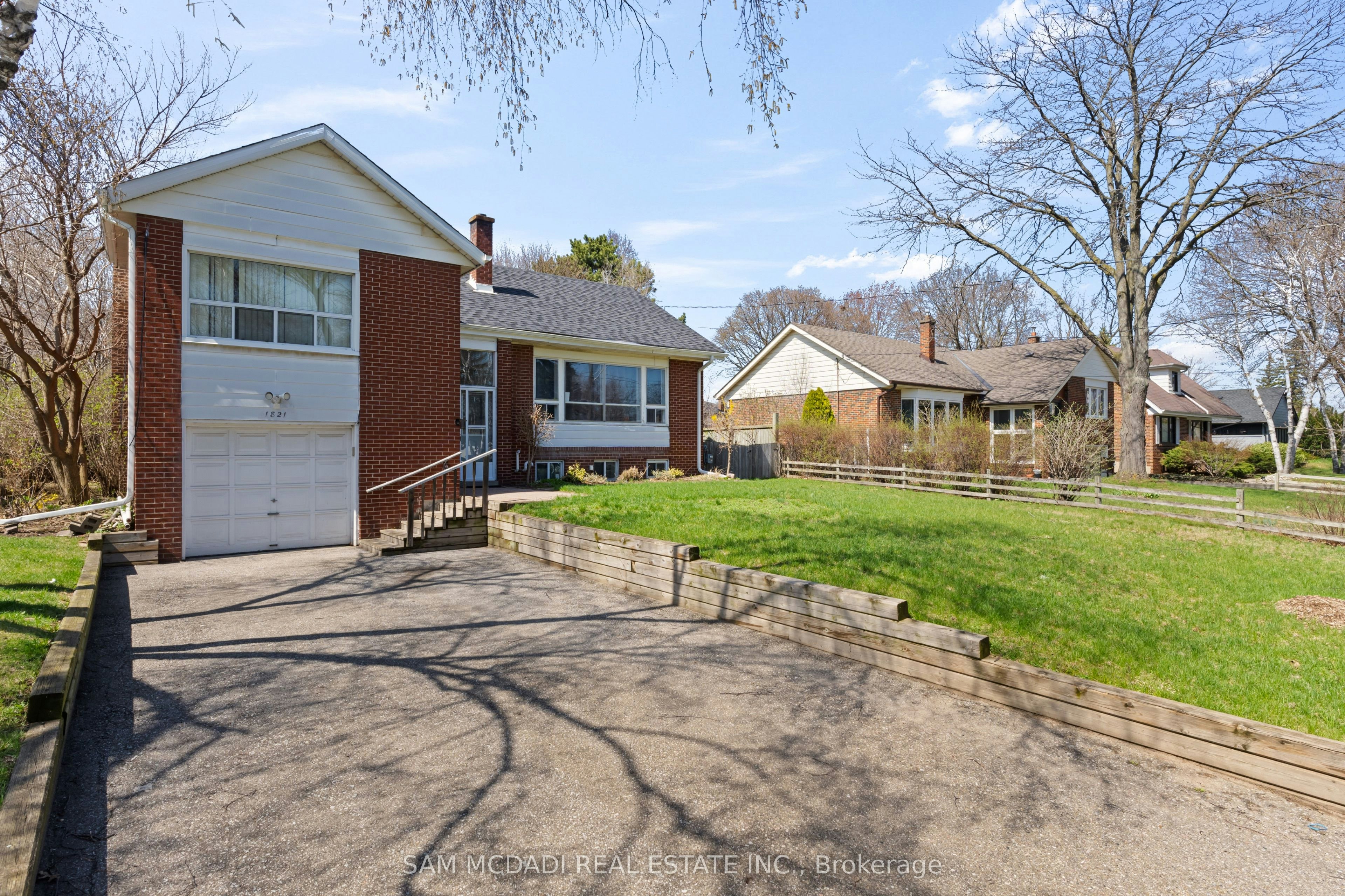 1821 Christopher Road, Mississauga, ON, L5J 2K7 - 2