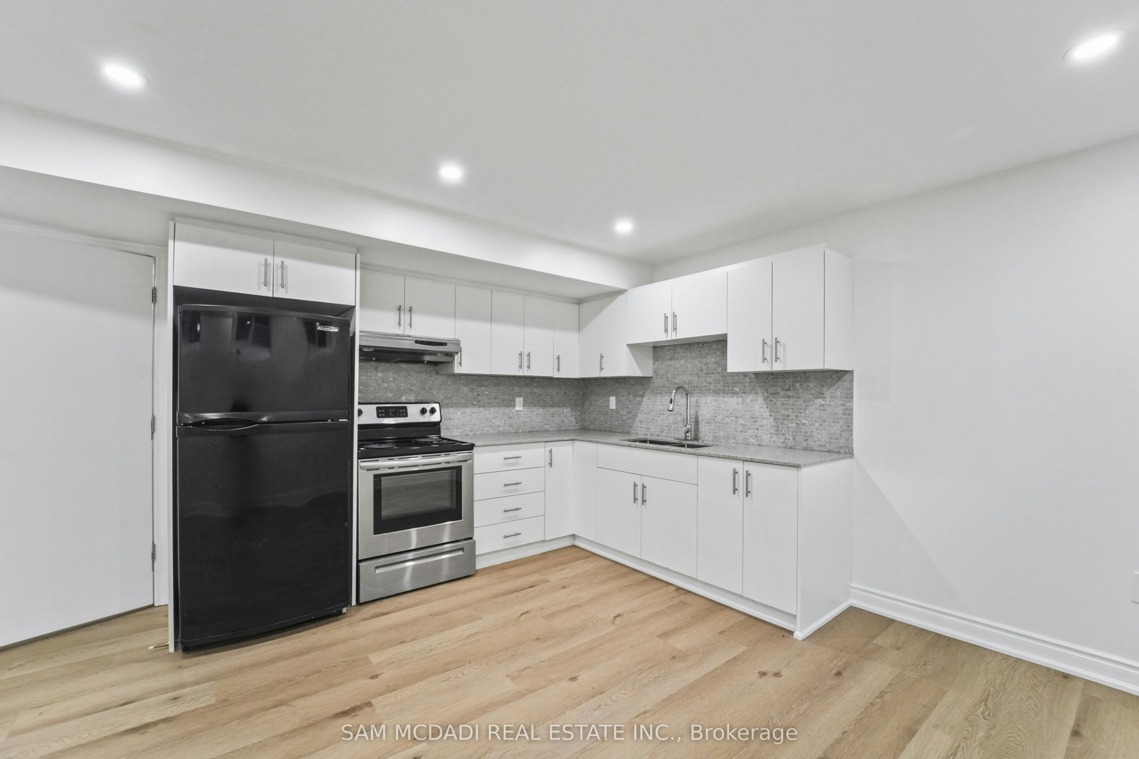1821 Christopher Road, Mississauga, ON, L5J 2K7 - 8