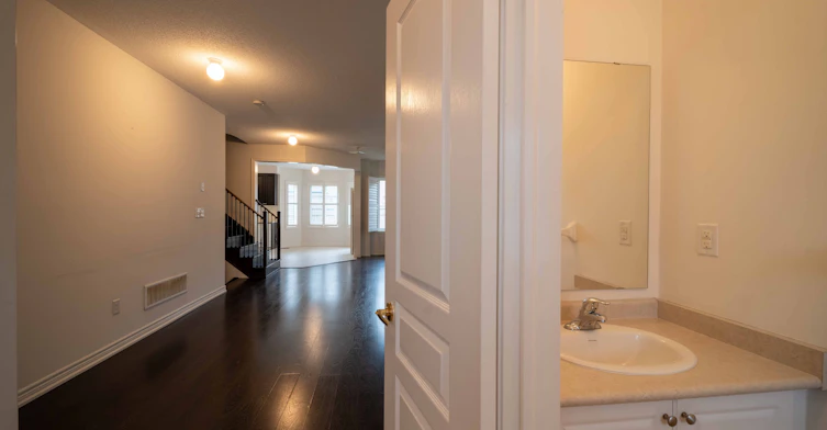 5570 Meadowcrest Avenue, Mississauga, ON, L5M 0V1 - 3