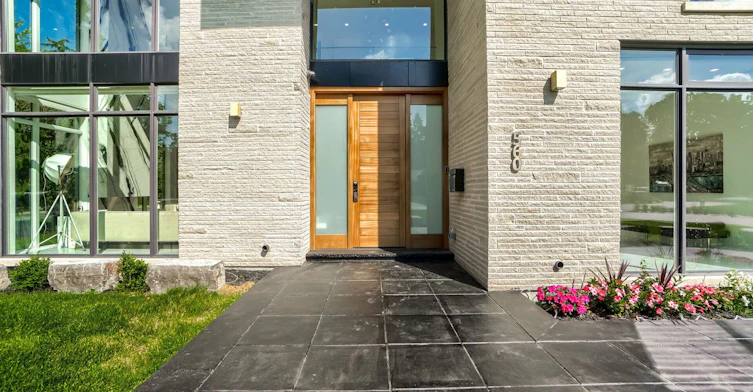 560 Shenandoah Drive, Mississauga, ON, L5H 1V7 - 4