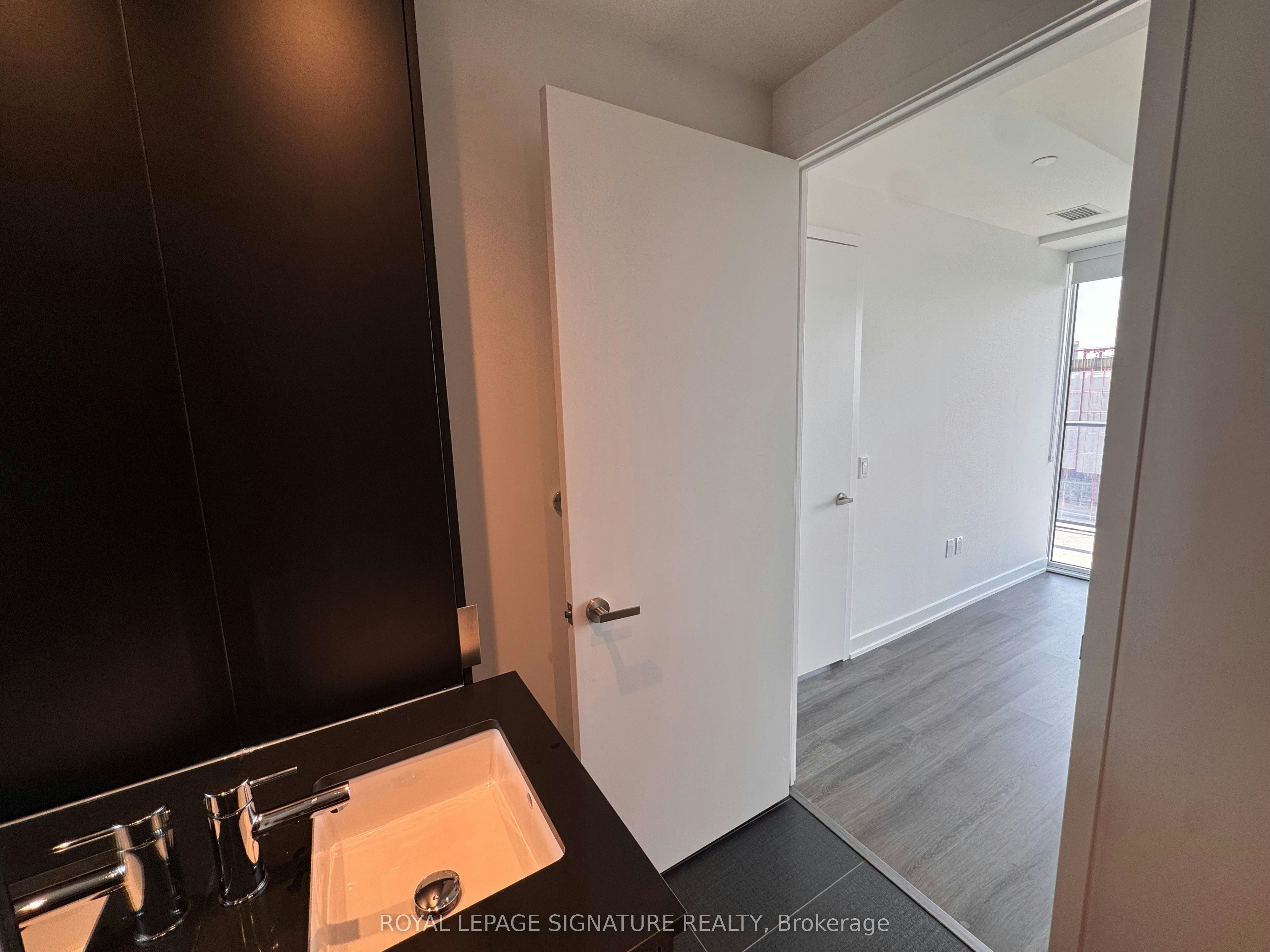 4601-448 Burnhamthorpe Road W, Mississauga, ON, L5B 0R4 - 6