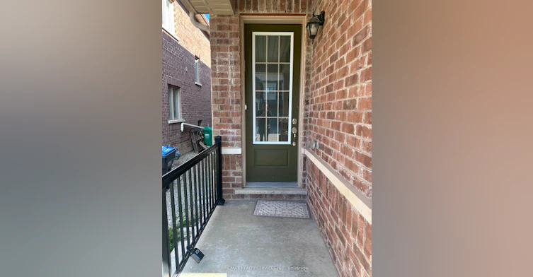 92 Folgate Crescent, Brampton, ON, L6R 4A7 - 2