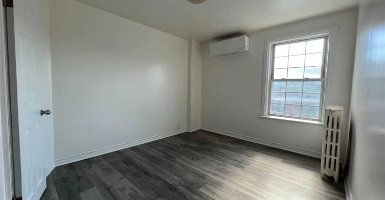 Apt 4-2398 Bloor Street W, Toronto, ON, M6S 1P5 - 2