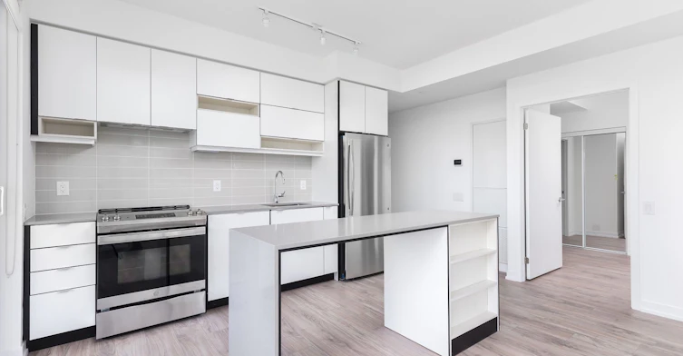 1003-4065 Confederation Pkwy W Parkway N, Mississauga, ON, L5B 0L4 - 4