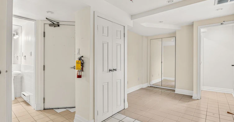 Lower-483 Parkside Drive, Toronto, ON, M6R 2Z9 - 10