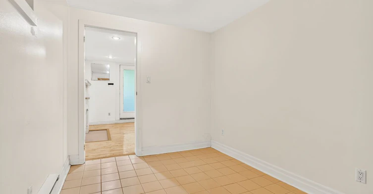 Lower-483 Parkside Drive, Toronto, ON, M6R 2Z9 - 10