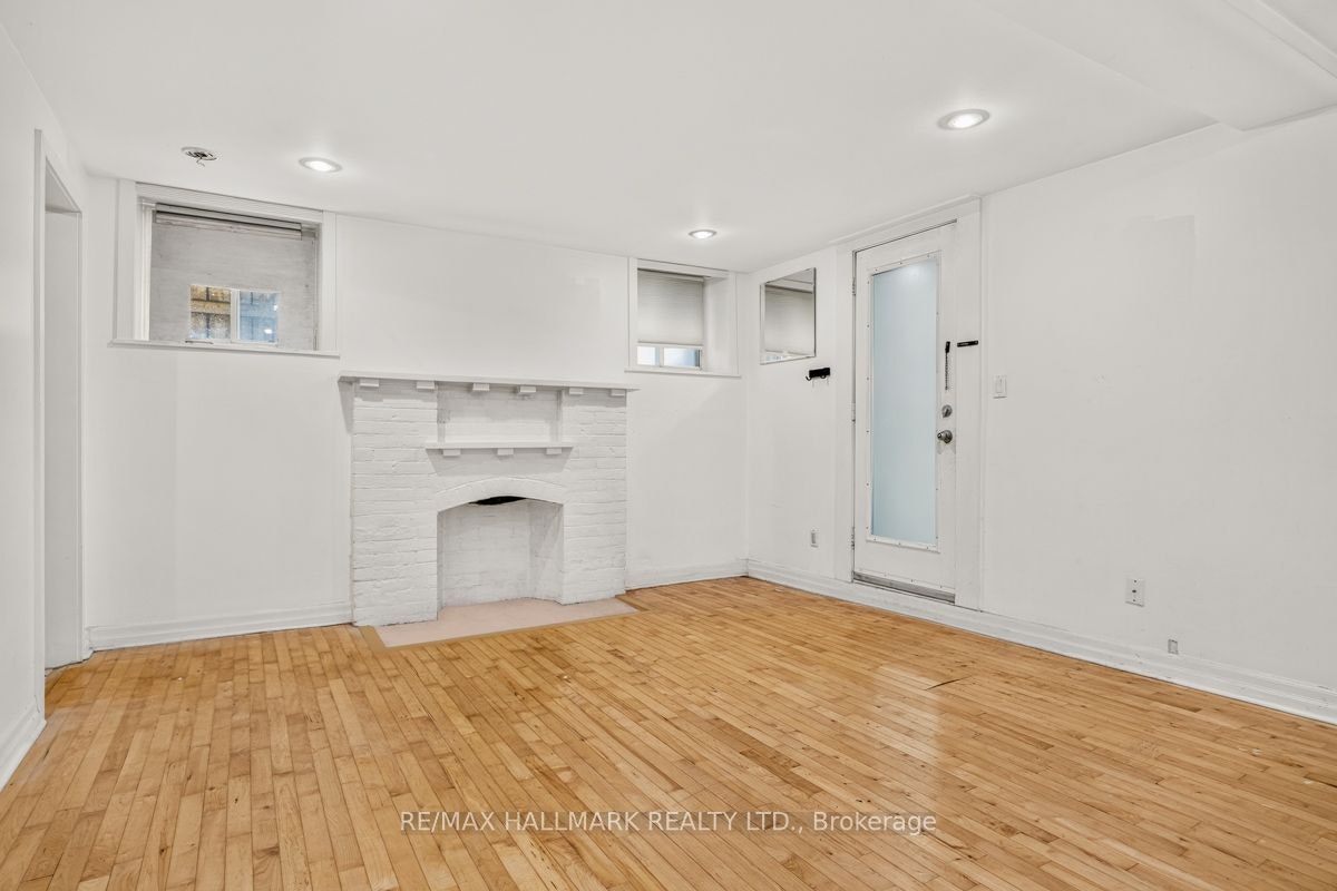Lower-483 Parkside Drive, Toronto, ON, M6R 2Z9