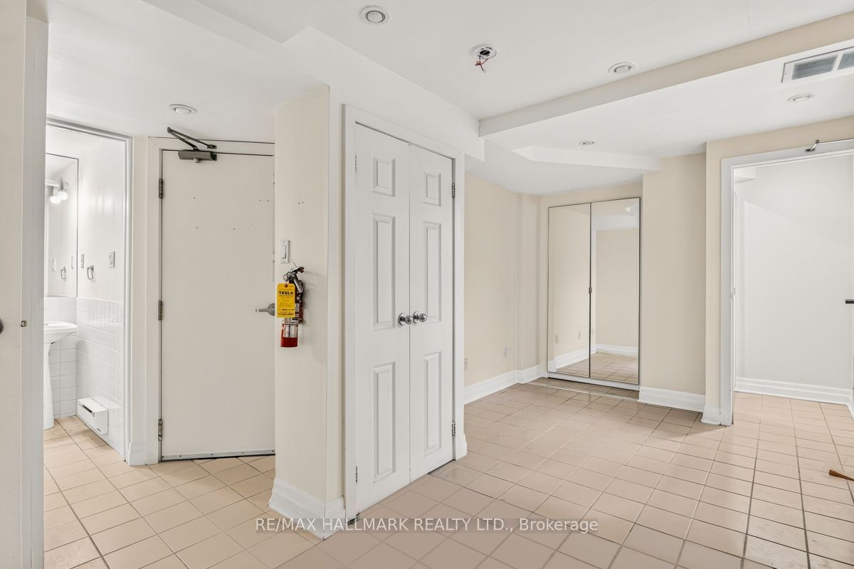 Lower-483 Parkside Drive, Toronto, ON, M6R 2Z9 - 12