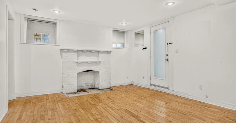 Lower-483 Parkside Drive, Toronto, ON, M6R 2Z9 - 2