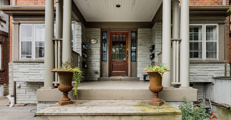 Lower-483 Parkside Drive, Toronto, ON, M6R 2Z9 - 2
