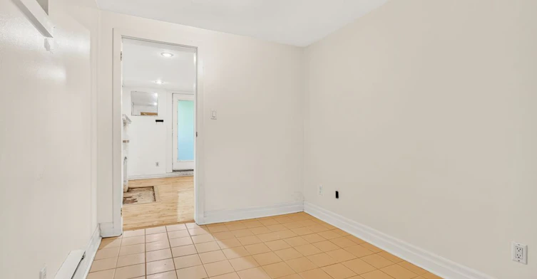 Lower-483 Parkside Drive, Toronto, ON, M6R 2Z9 - 8