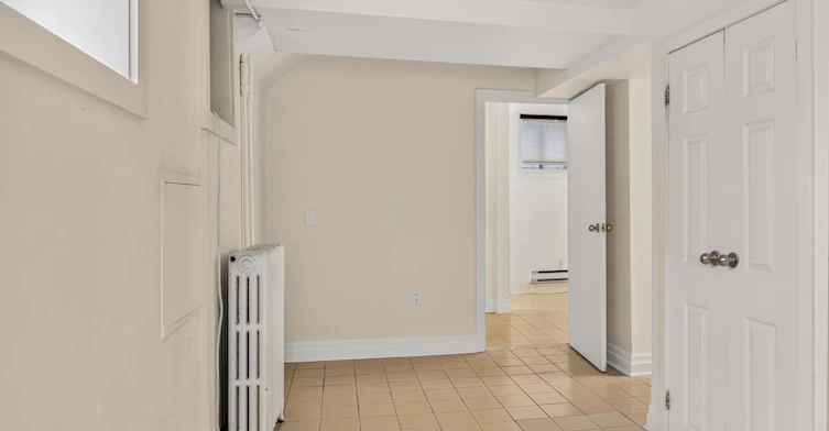 Lower-483 Parkside Drive, Toronto, ON, M6R 2Z9 - 14