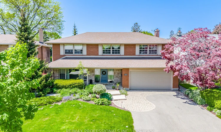 16 Cherry Post Crescent
