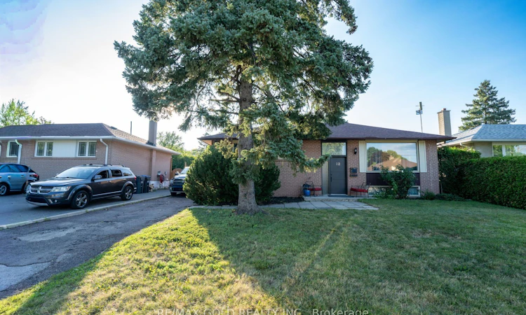 12 Alexandria Crescent