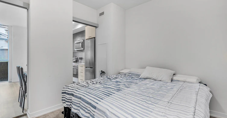 110-2300 St. Clair Avenue W, Toronto, ON, M6N 1K8 - 12