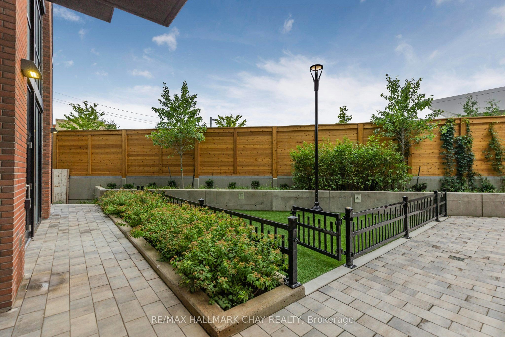 110-2300 St. Clair Avenue W, Toronto, ON, M6N 1K8 - 27