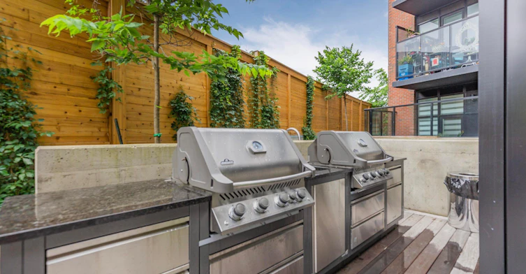 110-2300 St. Clair Avenue W, Toronto, ON, M6N 1K8