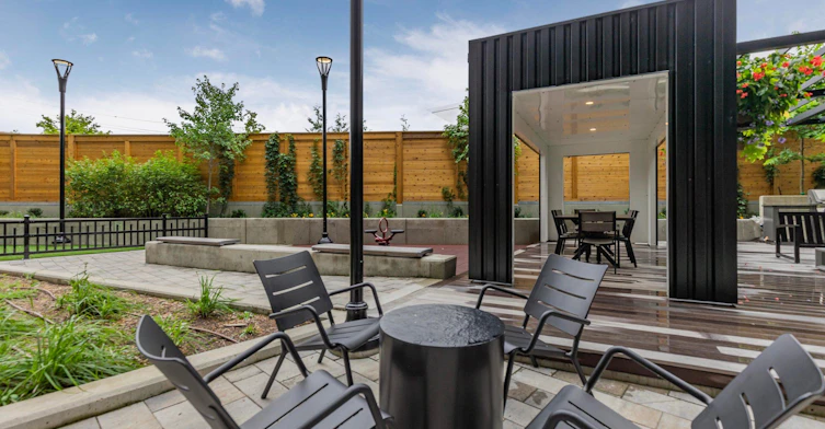 110-2300 St. Clair Avenue W, Toronto, ON, M6N 1K8 - 26