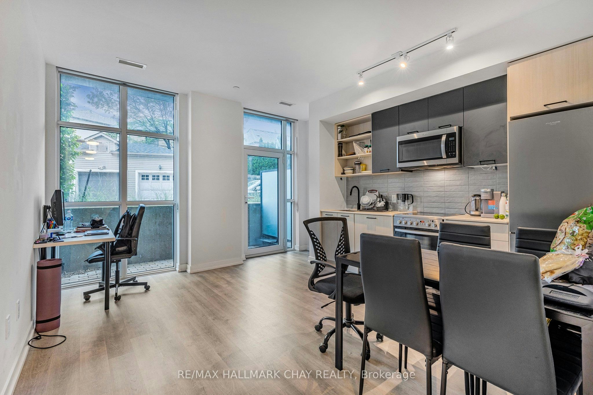 110-2300 St. Clair Avenue W, Toronto, ON, M6N 1K8 - 8