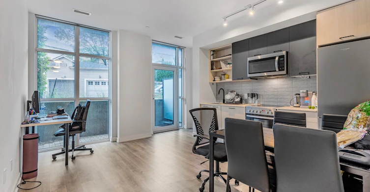 110-2300 St. Clair Avenue W, Toronto, ON, M6N 1K8 - 8