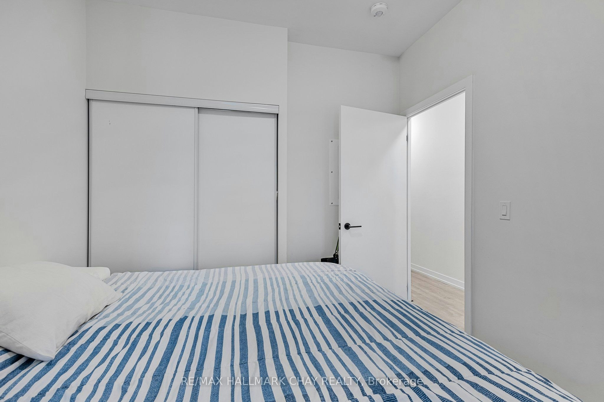 110-2300 St. Clair Avenue W, Toronto, ON, M6N 1K8 - 13