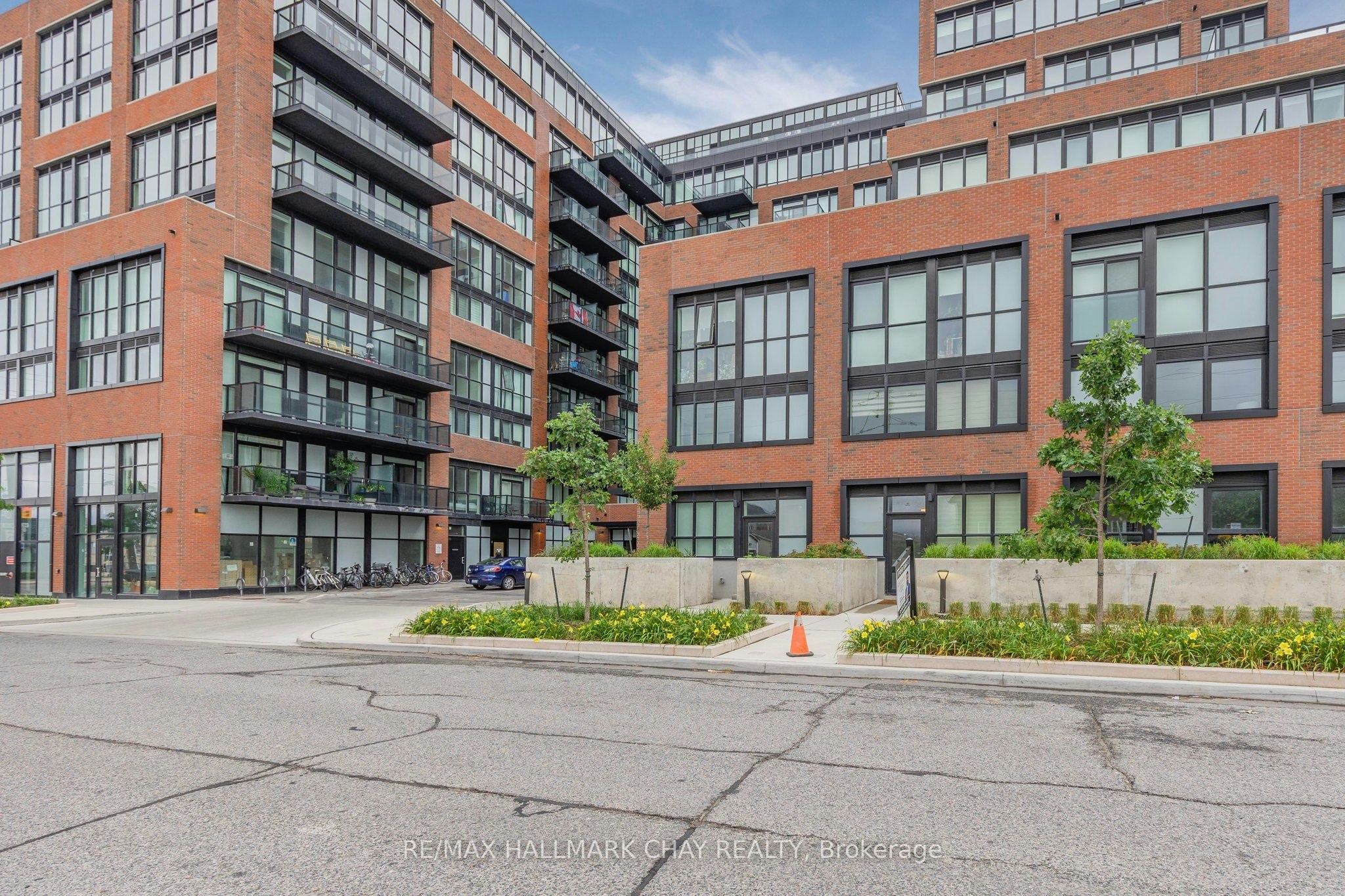 110-2300 St. Clair Avenue W, Toronto, ON, M6N 1K8 - 3