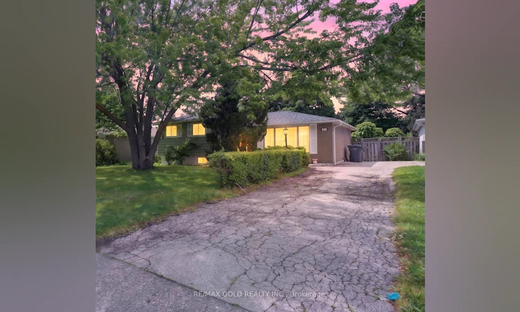 129 Folkstone Crescent