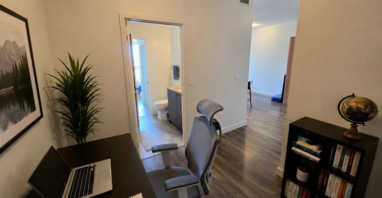 218-210 Sabina Drive, Oakville, ON, L6H 7C3 - 4