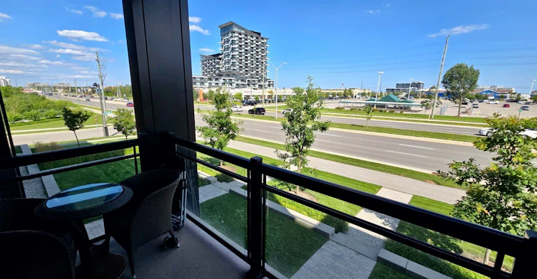 218-210 Sabina Drive, Oakville, ON, L6H 7C3 - 11