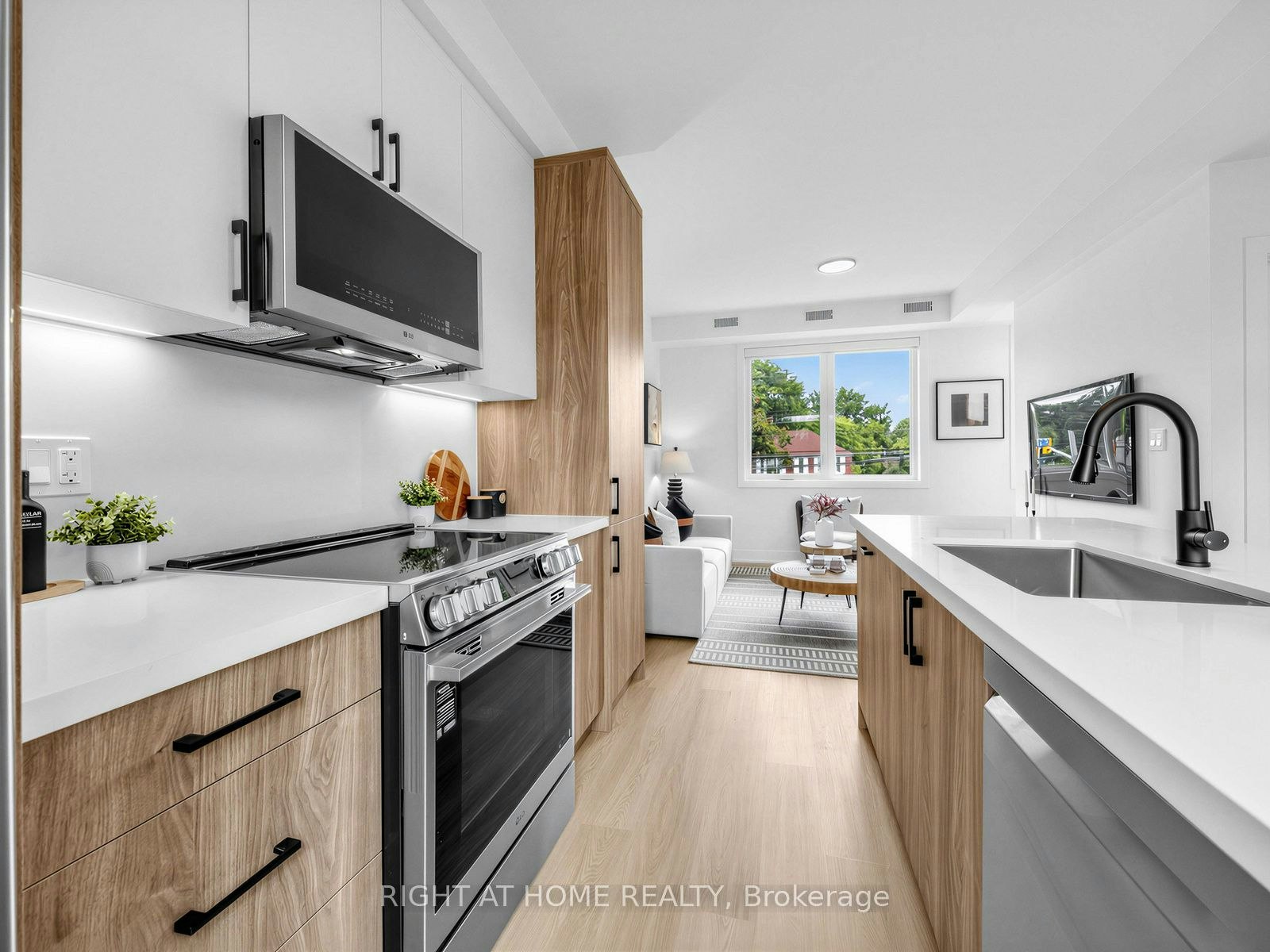 Unit B-1416 Islington Avenue, Toronto, ON, M9A 3K7 - 5