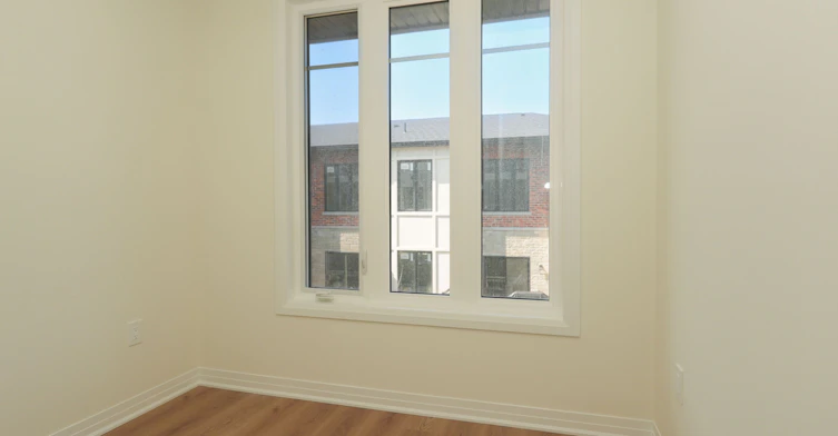 13-734 Front Royal Street, Mississauga, ON, L4Y 0C8 - 13