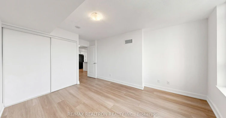 906-330 Burnhamthorpe Road W, Mississauga, ON, L5B 0E1 - 17